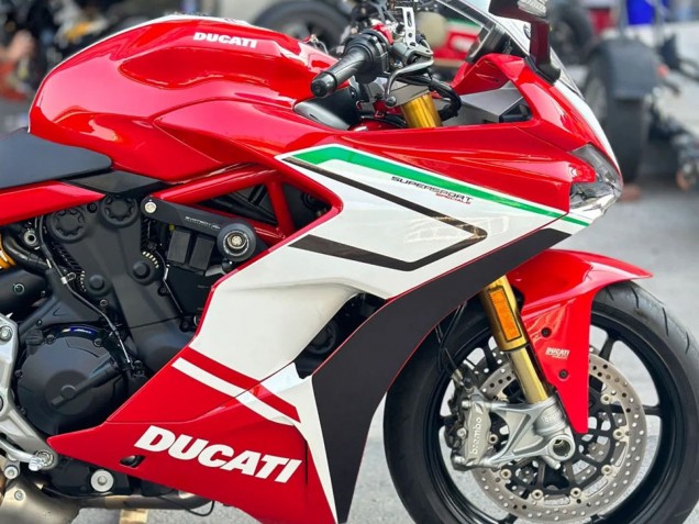 Discount 2017-2022 White Red Black Green Ducati Supersport 939/939S Motorcycle Fairings Canada