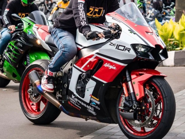 Discount 2021-2025 White Red Black Kawasaki ZX10R Motorcycle Fairings Canada